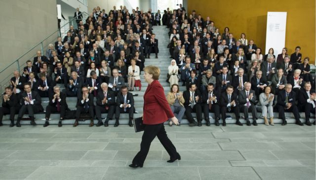 «Ναι» σε αναπτυξιακά μέτρα μέσω ΕΤΕπ, λέει η Άνγκελα Μέρκελ